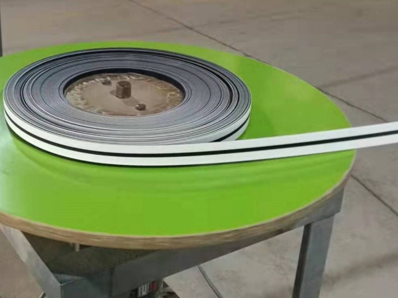 Bútor élzáró extrudáló gép