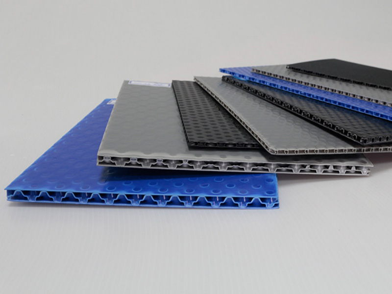 nagy automata műanyag méhsejt panel extrudáló gép